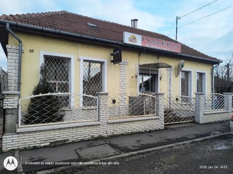 Eladó Üzlethelyiség 5054 Jászalsószentgyörgy , 5054 Jászalsószentgyörgy, Központi