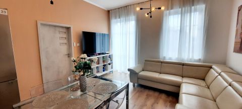 Eladó Lakás 1024 Budapest 2. kerület Ragyogó napfényes, felújított lakás a Széll Kálmán téren