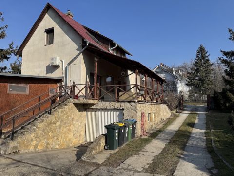 Eladó Ház 2030 Érd Csendes utcában, Vincellér részen, 2 ház nagy telken !