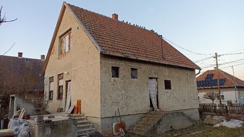 Eladó Ház 5126 Jászfényszaru , 5126 Jászfényszaru, Csendes