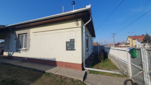 Eladó Ház 2243 Kóka Központi részen