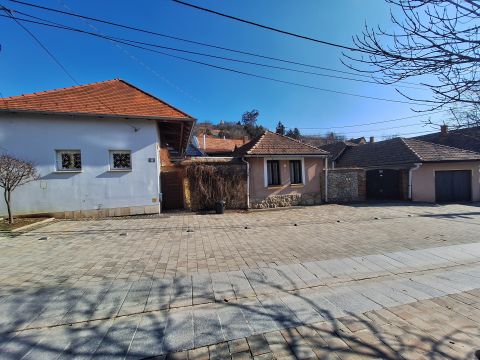 Eladó Ház 7625 Pécs , ===== Két egymás melletti ház együtt eladó===