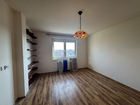 Kiadó Lakás 6000 Kecskemét , Petőfi Városi