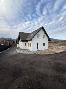 Eladó Ház 7694 Hosszúhetény , ÚJ ÉPÍTÉSŰ 5 szobás sorház