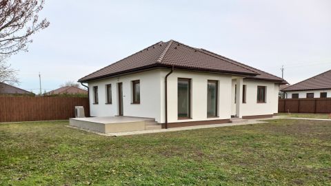 Eladó Ház 5600 Békéscsaba , Békekertek