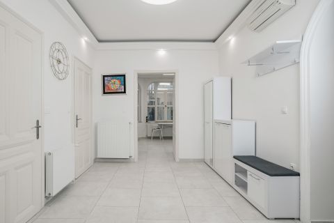 Eladó Lakás 7621 Pécs Belvárosban 3 szobás kertkapcsolatos lakás eladó! 