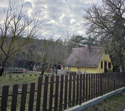 Eladó Ház 8044 Kincsesbánya , Csendes zsákutcában, saroktelken hangulatos kis ház
