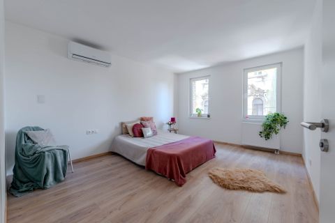 Eladó Lakás 1064 Budapest 6. kerület , ÚJÉPÍTÉSŰ BELVÁROSI LAKÁSOK