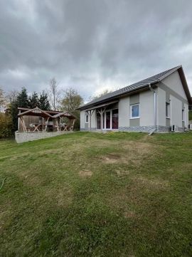 Eladó Ház 8626 Teleki , Négy szobás ház a Balaton környékén