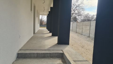 Eladó Ház 2376 Hernád , Fehér utca Váradi út kereszteződése