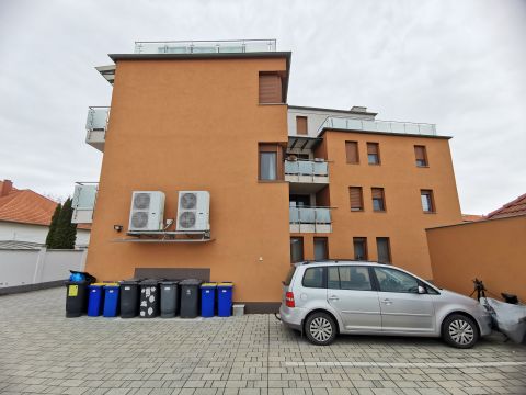 Kiadó Lakás 6000 Kecskemét KIADÓ LAKÁS, FÜLEMÜLE UTCA 