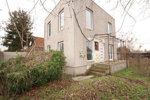 Eladó Ház 2315 Szigethalom , 2315 Szigethalom, Dunához közel
