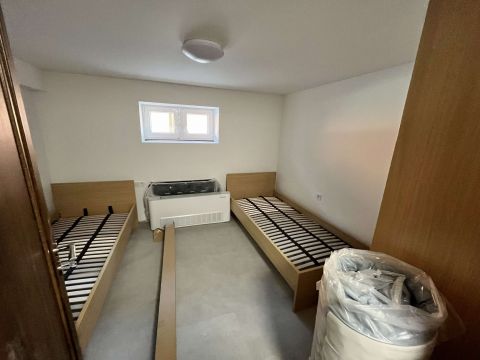 Kiadó Lakás 6044 Kecskemét TELJESEN ÚJJÁÉPÍTETT TÖBB LAKÁSOS ÉPÜLET KIADÓ!