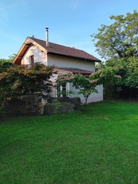 Eladó Ház 6031 Szentkirály , Szentkirályon igényes ház díszkerttel eladó