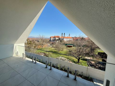 Eladó Ház 8200 Veszprém , Minőségi kivitelezésű családi ház a várnegyedben