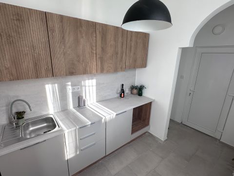 Eladó Lakás 1044 Budapest 4. kerület , Újpest