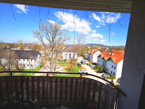Eladó Lakás 2500 Esztergom 