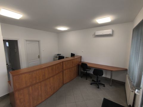 Eladó Üzlethelyiség 6000 Kecskemét Belvárosi üzlethelység