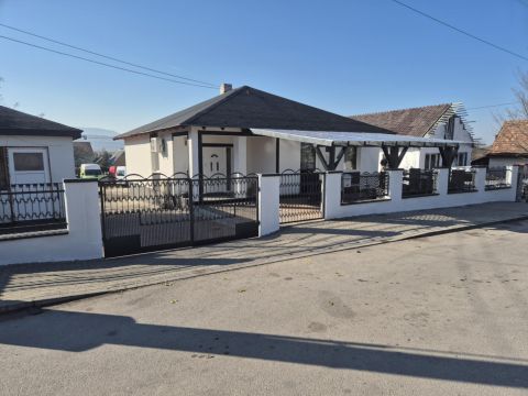 Eladó Ház 2509 Esztergom 