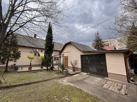 Eladó Ház 6000 Kecskemét Eladó Kecskeméten egy 130 nm ház a Kandó Kálmán utcában!