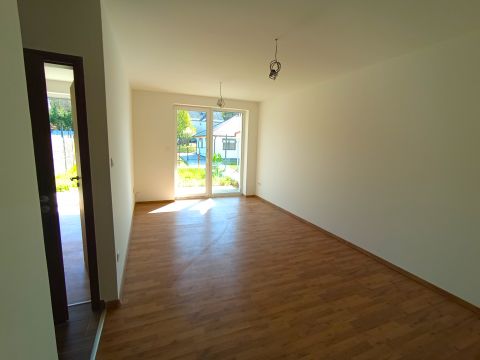 Eladó Lakás 2541 Lábatlan  , Lábatlan Fő út