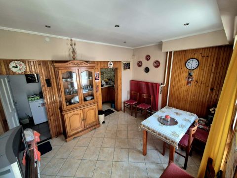 Eladó Ház 2730 Albertirsa Központhoz közel,hitelképes önálló családi ház!