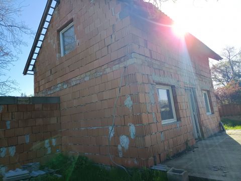 Eladó Ház 2213 Monorierdő Monorierdő központtól 10 percre szerkezetkész 55nm-es ház