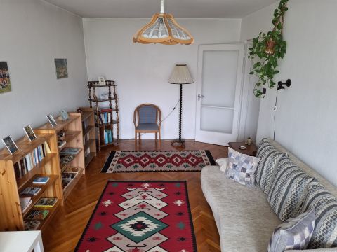 Eladó Lakás 1033 Budapest 3. kerület Flórián tér közelében 3 szobás lakás