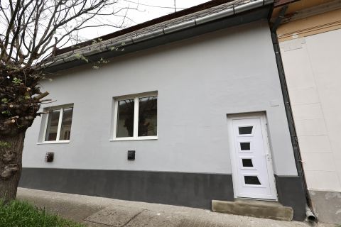 Eladó Ház 7130 Tolna , városközpontban