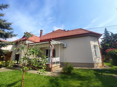 Eladó Ház 6000 Kecskemét , Villanegyedben felújított polgári villa