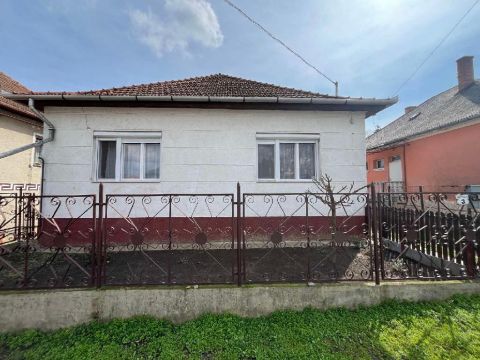 Eladó Ház 4100 Berettyóújfalu , 4100 Berettyóújfalu, Berettyóújfalu