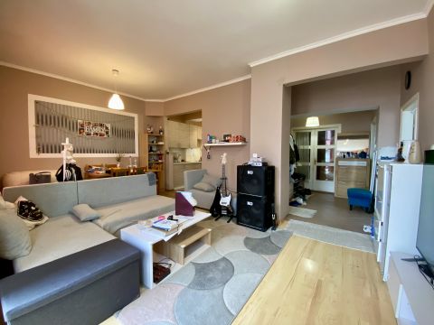 Eladó Ház 8105 Pétfürdő , Családi házas környezetben, kertes, 142 m2-es sorház eladó!