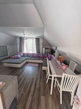 Eladó Lakás 1147 Budapest 14. kerület Deés utca, szép lakás, terasz, autóbeálló!