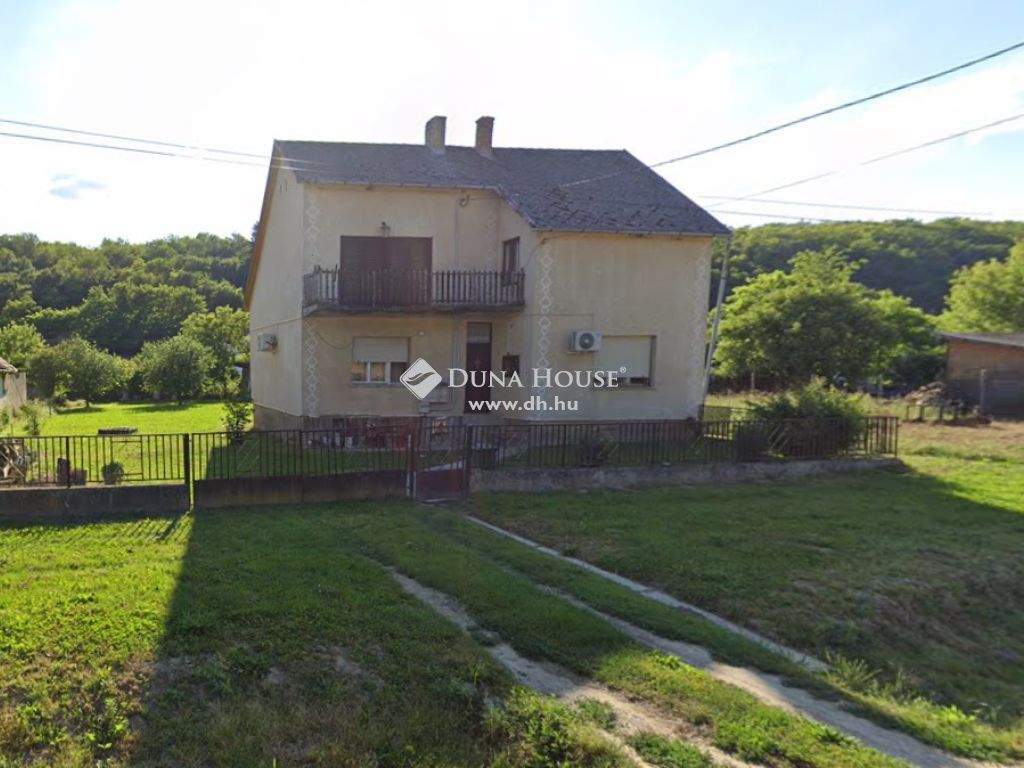 7064 Gyönk , Központ — 1/8