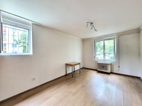 Eladó Lakás 1151 Budapest 15. kerület , Rákospalotán, PARKOS környezetben garzon AUTÓBEÁLLÓVAL