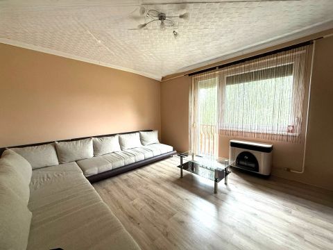 Eladó Lakás 6050 Lajosmizse , Otthonos lakás kis társasházban – zöld kerttel, nyugalomban!