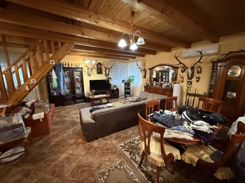 Eladó Ház 9071 Gönyű Ady Endre utca