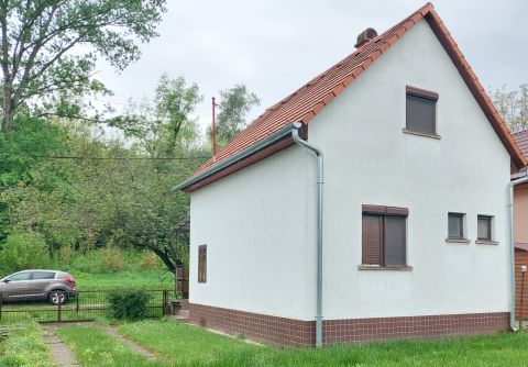 Eladó Ház 7200 Dombóvár , Dombóvári nyaraló