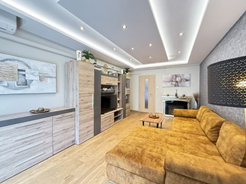 Eladó Lakás 1039 Budapest 3. kerület , Teljeskörűen felújított földszinti lakás