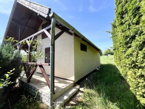 Eladó Telek 8096 Sukoró , Sukorón téliesített faház, 1000 m2-es telekkel