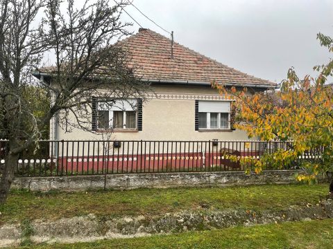Eladó Ház 3178 Varsány , Mikszáth út