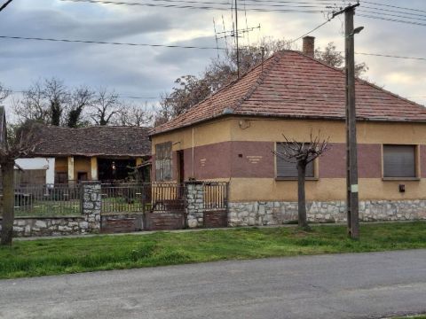 Eladó Ház 7781 Lippó , 7781 Lippó, Falu