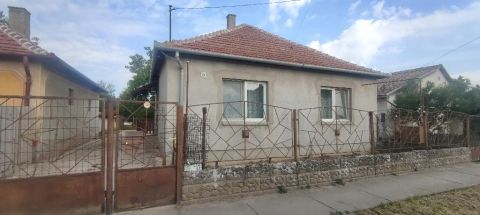 Eladó Ház 5083 Kengyel , 5083 Kengyel, Csendes
