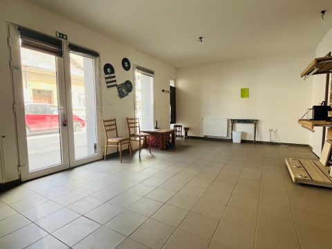 Eladó Üzlethelyiség 9700 Szombathely 