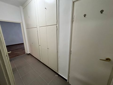 Kiadó Lakás 6000 Kecskemét Felújított,erkélyes 2 szobás lakás kiadó!