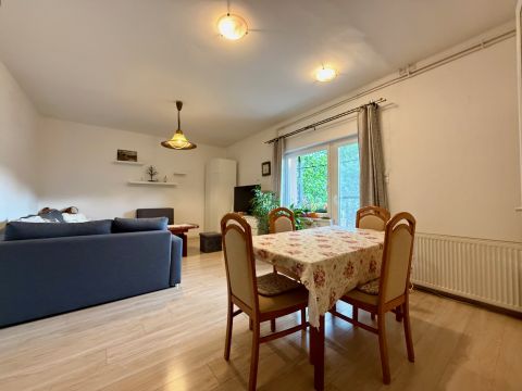 Eladó Ház 8230 Balatonfüred Balatonarács kedvelt utcájában, családi házas övezetben.