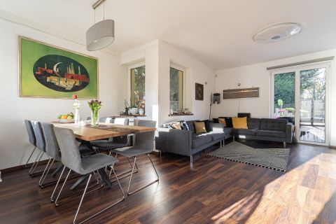 Eladó Ház 1037 Budapest 3. kerület , Újszerű, modern ikerházfél a Testvérhegyen!