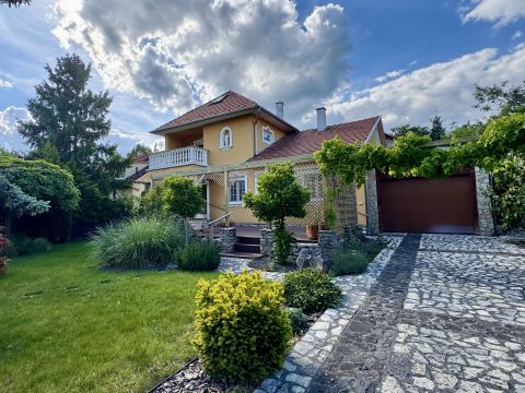 Eladó Ház 8230 Balatonfüred , Balatonpart