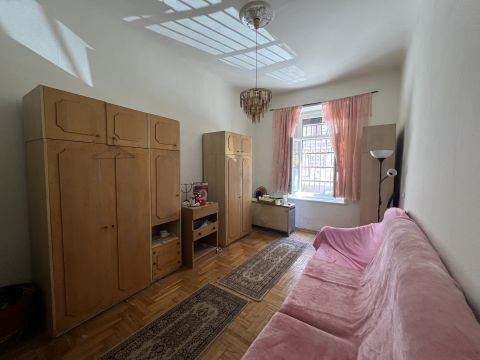 Eladó Lakás 1076 Budapest 7. kerület Felújítandó lakás a Liget mellett