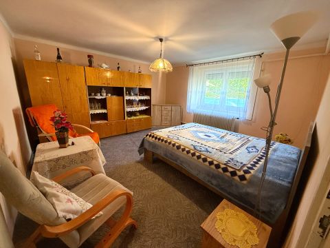 Eladó Ház 8111 Seregélyes , Seregélyes központjához közel, nyugodt mellékutcákban